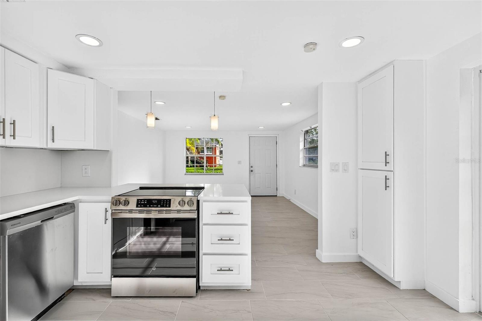 PRESCOTTS C W ADD TO POR - Residential Lease