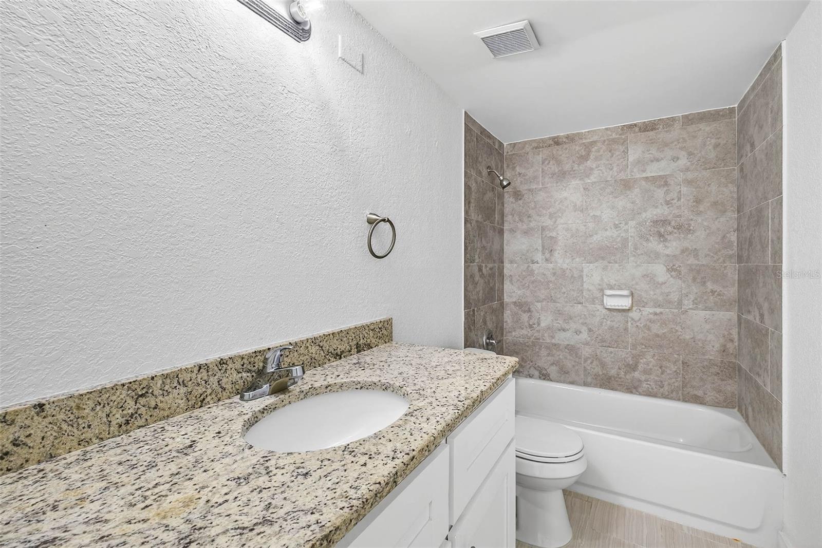 PRESCOTTS C W ADD TO POR - Residential Lease