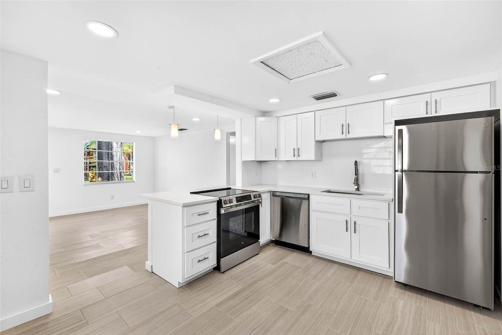 PRESCOTTS C W ADD TO POR - Residential Lease