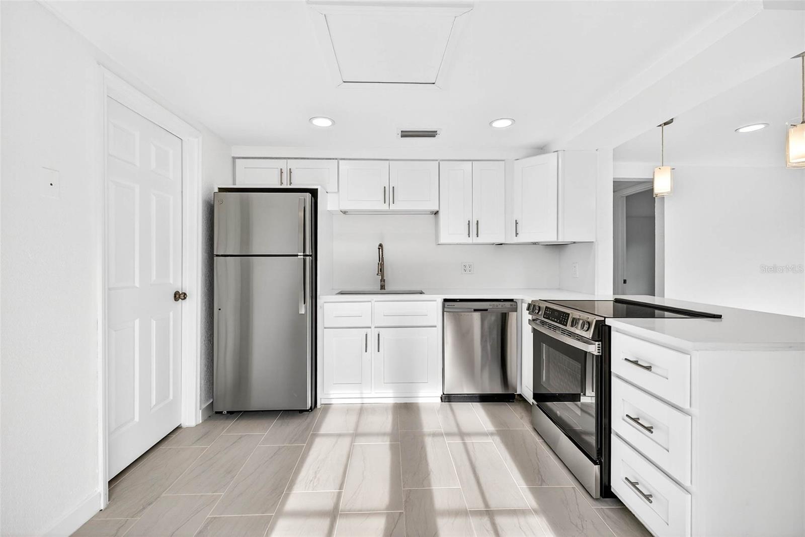 PRESCOTTS C W ADD TO POR - Residential Lease