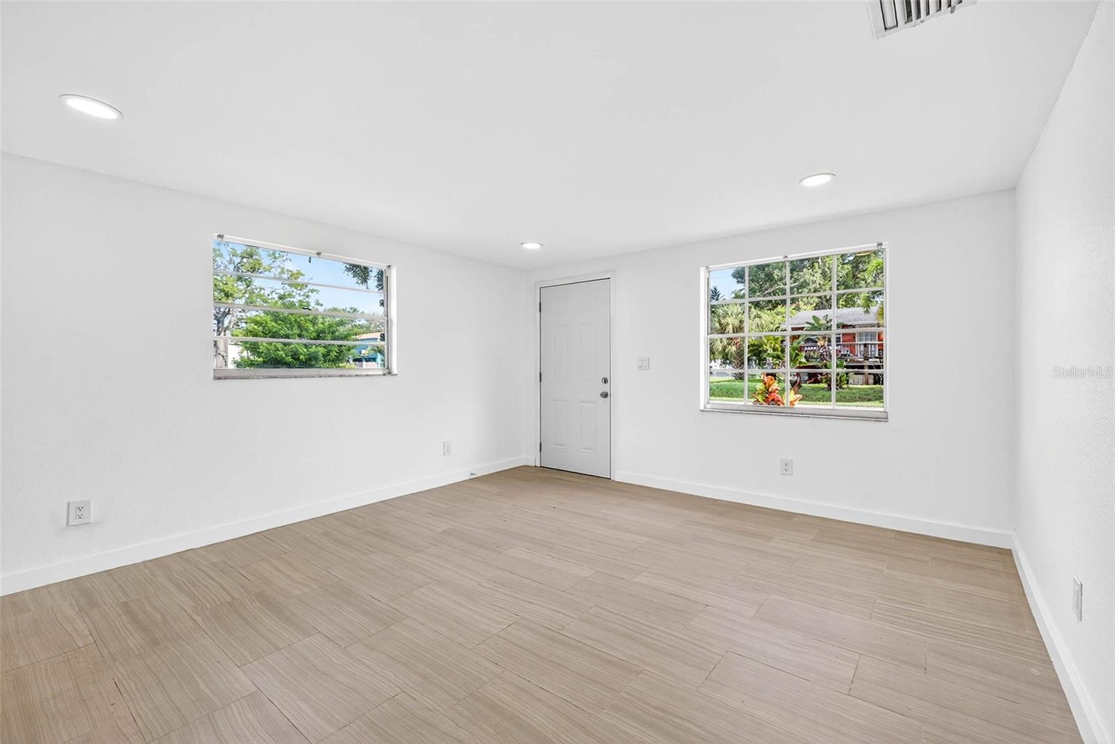 PRESCOTTS C W ADD TO POR - Residential Lease