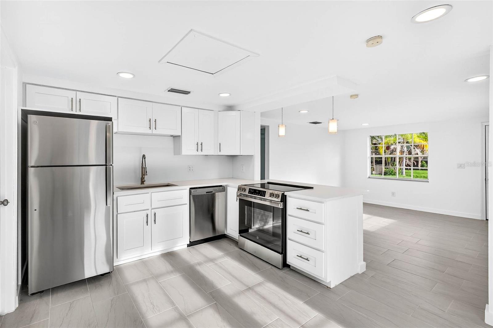 PRESCOTTS C W ADD TO POR - Residential Lease