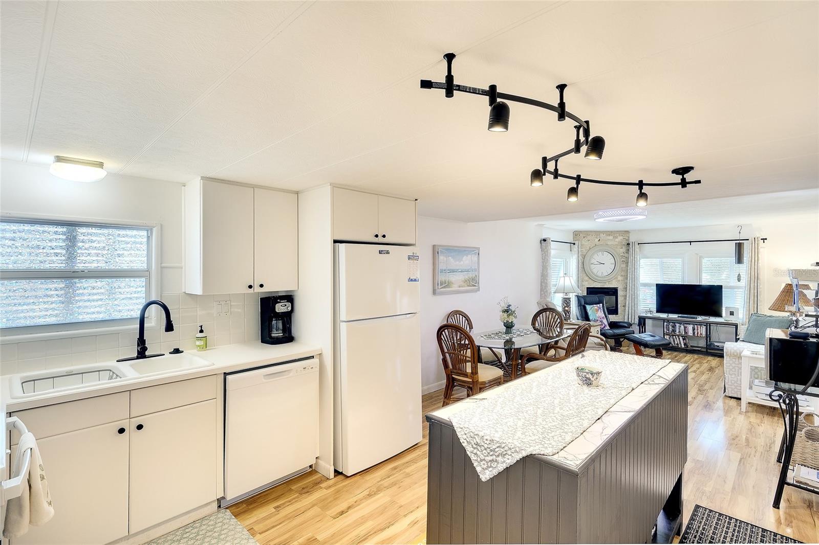 MOBILE ESTATES - Residential