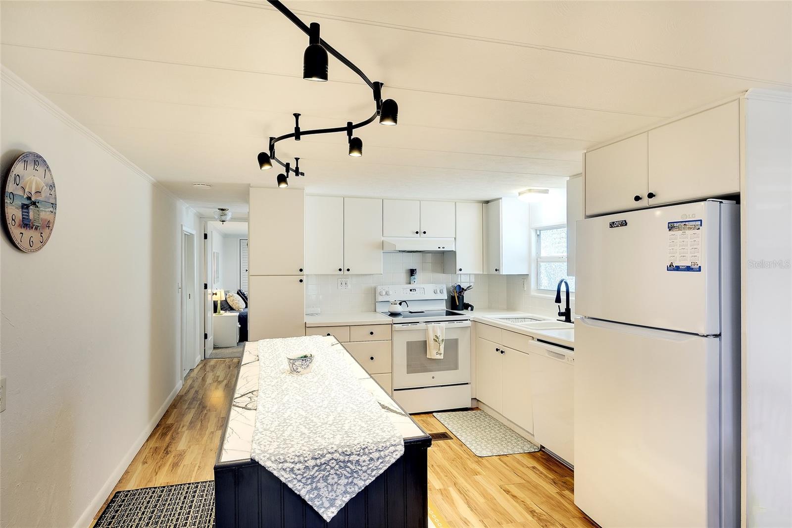 MOBILE ESTATES - Residential