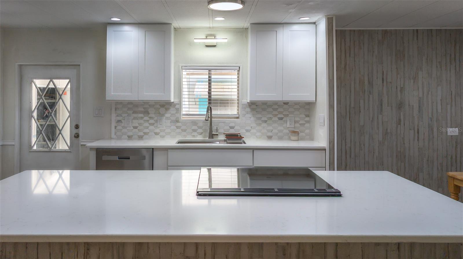 TARPON SHORES MOBILE HOME VILLASGE - Residential