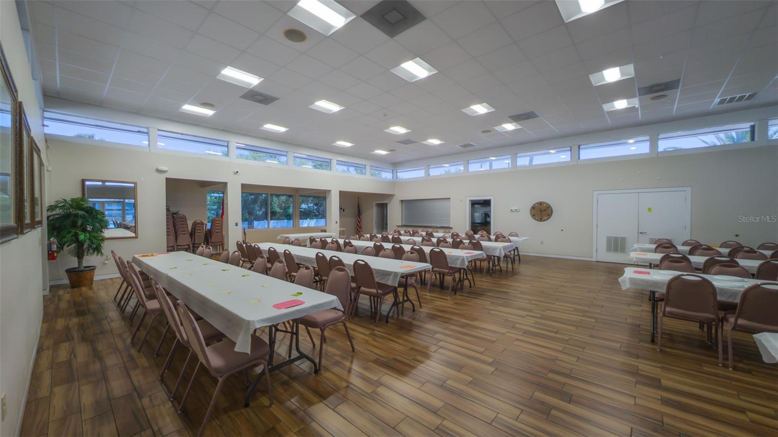 TARPON SHORES MOBILE HOME VILLASGE - Residential