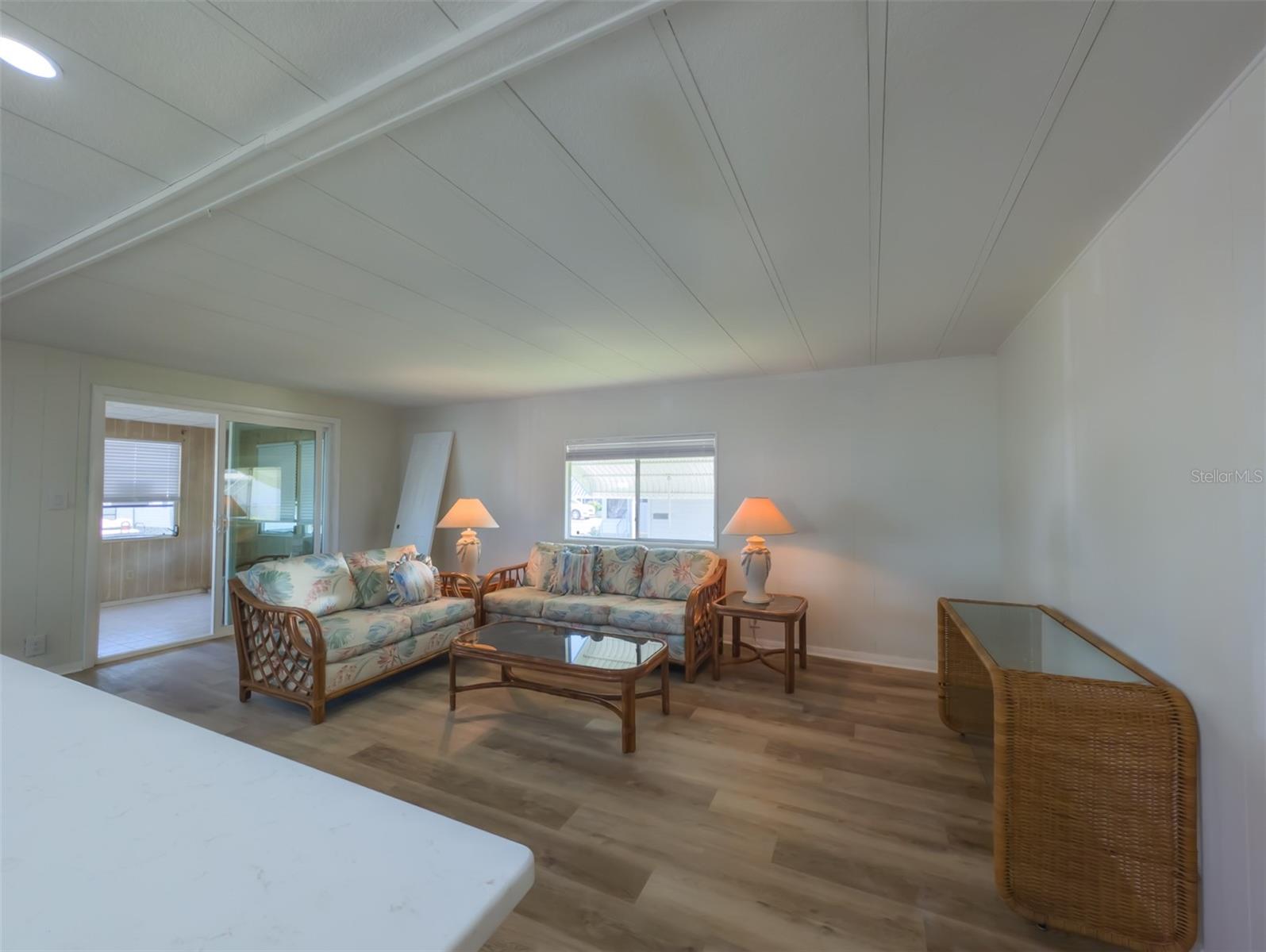 TARPON SHORES MOBILE HOME VILLASGE - Residential