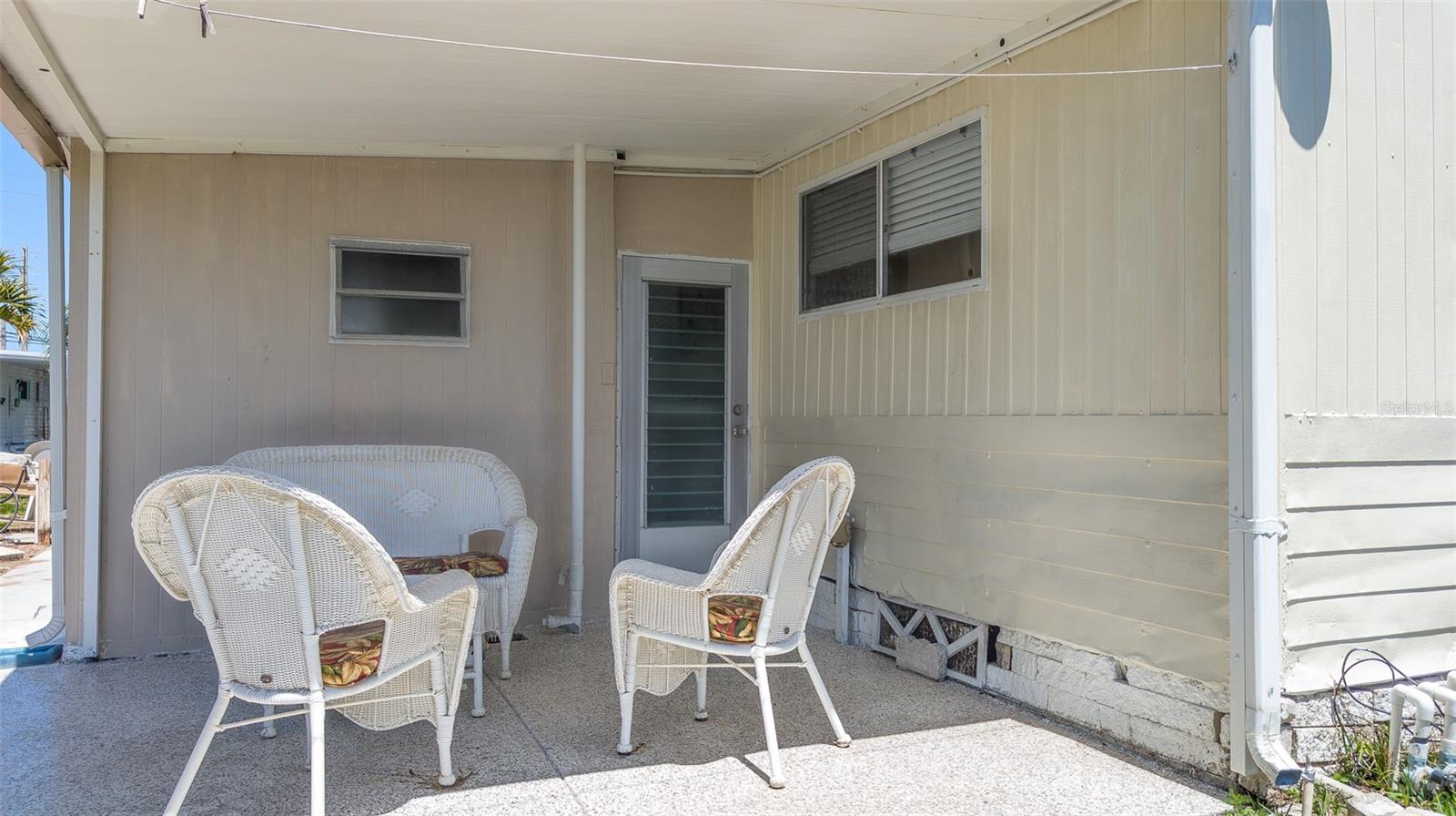 TARPON SHORES MOBILE HOME VILLASGE - Residential