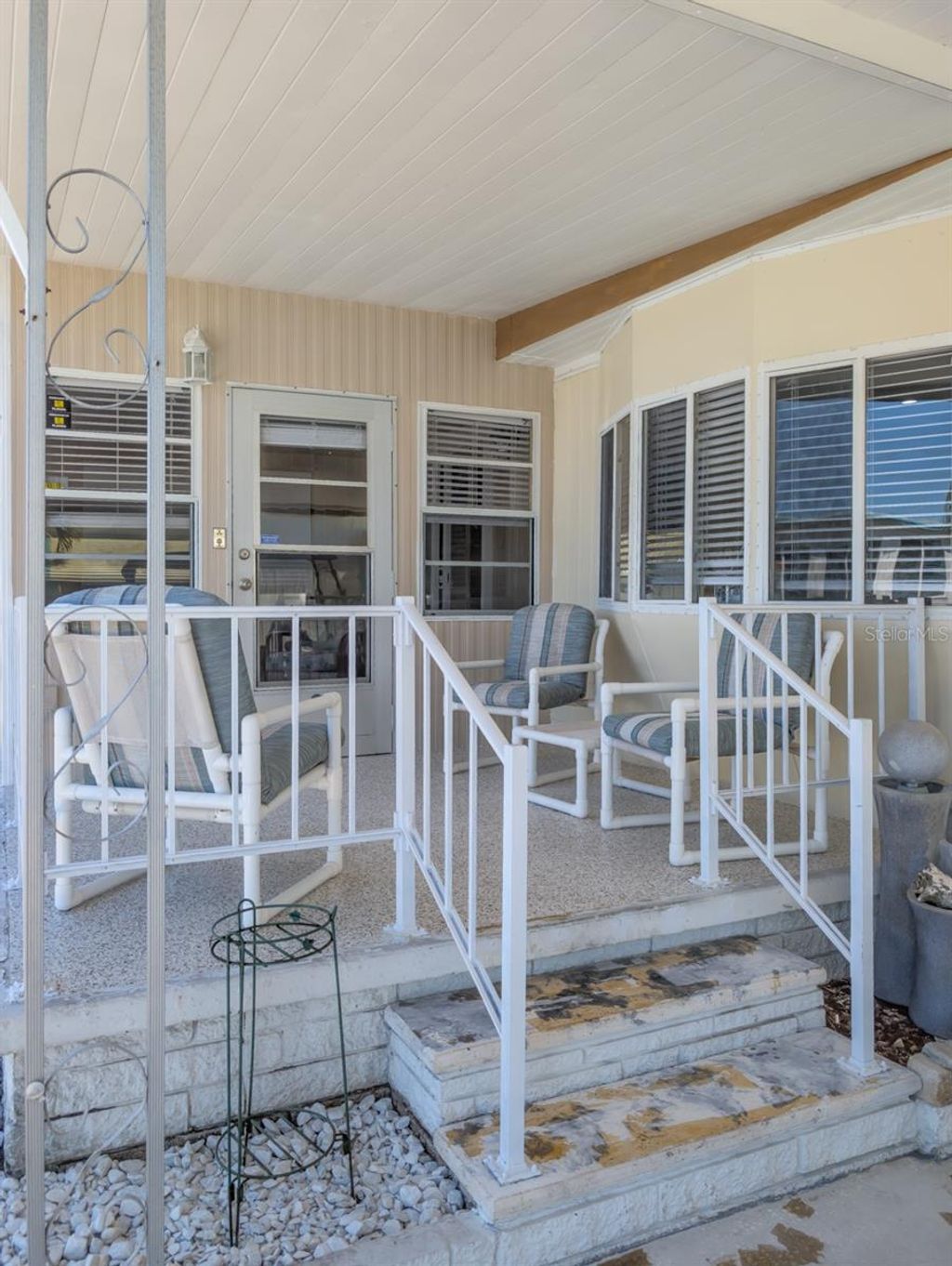 Photo of 229 Dixie Ln, Tarpon Springs, FL 34689 (MLS # TB8494117)