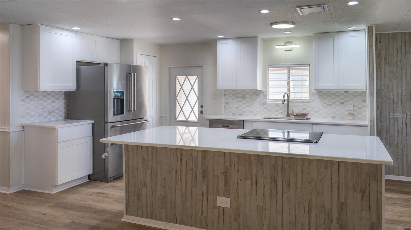 TARPON SHORES MOBILE HOME VILLASGE - Residential