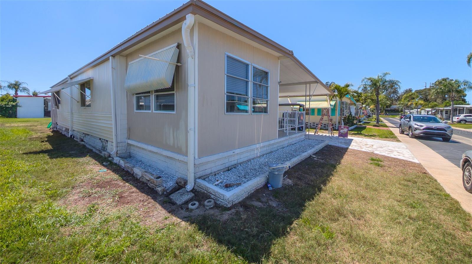 TARPON SHORES MOBILE HOME VILLASGE - Residential