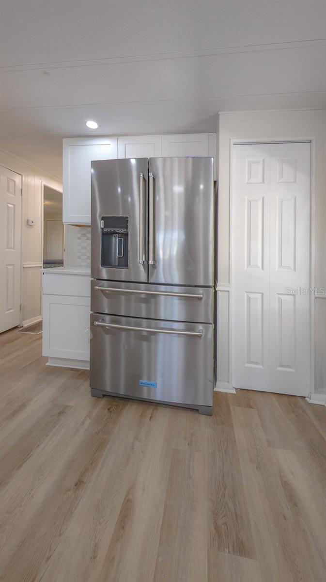 TARPON SHORES MOBILE HOME VILLASGE - Residential