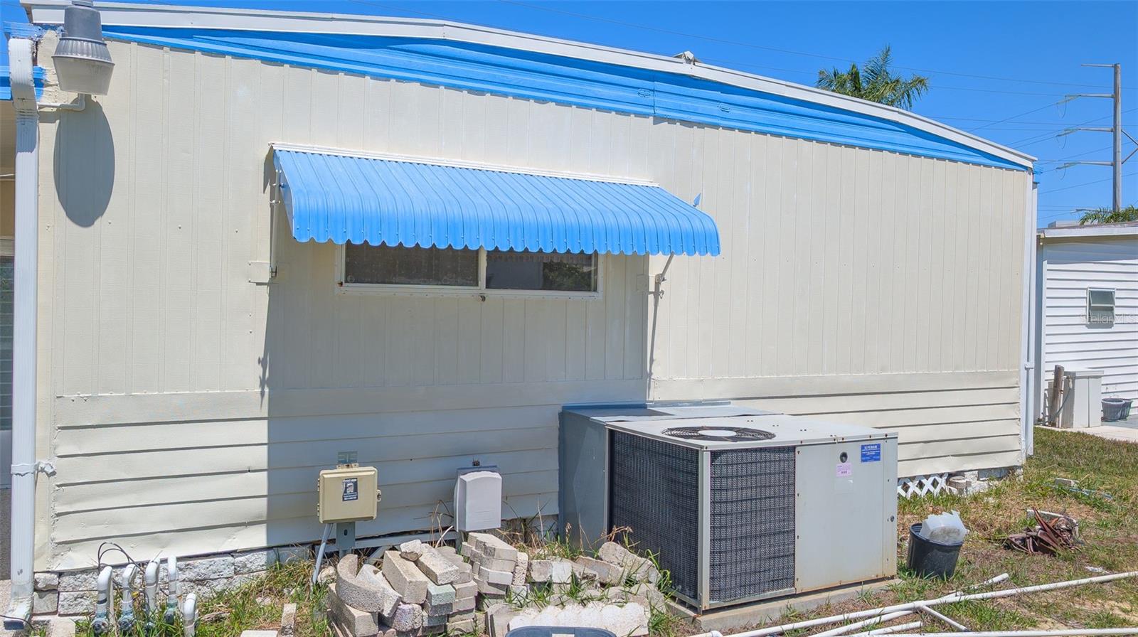 TARPON SHORES MOBILE HOME VILLASGE - Residential