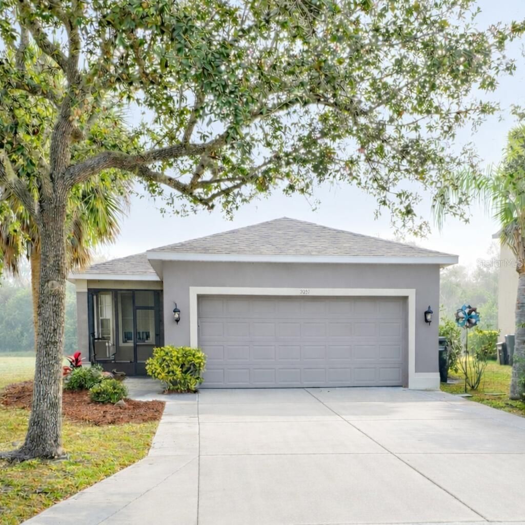 Photo of 7051 Chatum Light Run, Bradenton, FL 34212 (MLS # O6370258)
