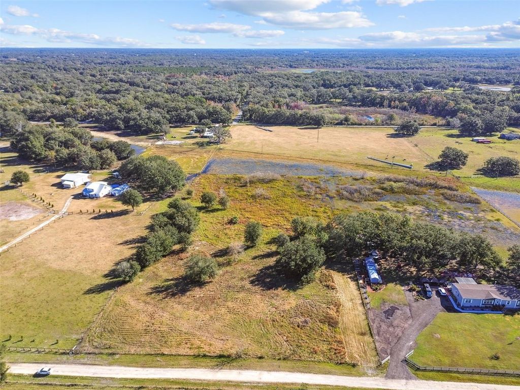 Photo of SW 32nd, Bushnell, FL 33513 (MLS # O6357111)