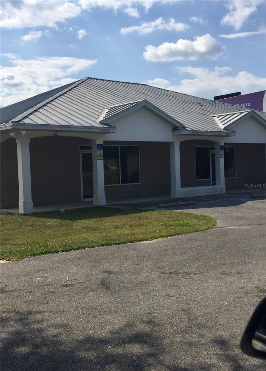 1500 Sqft Office retail, excellcent  exposure, Hwy 441