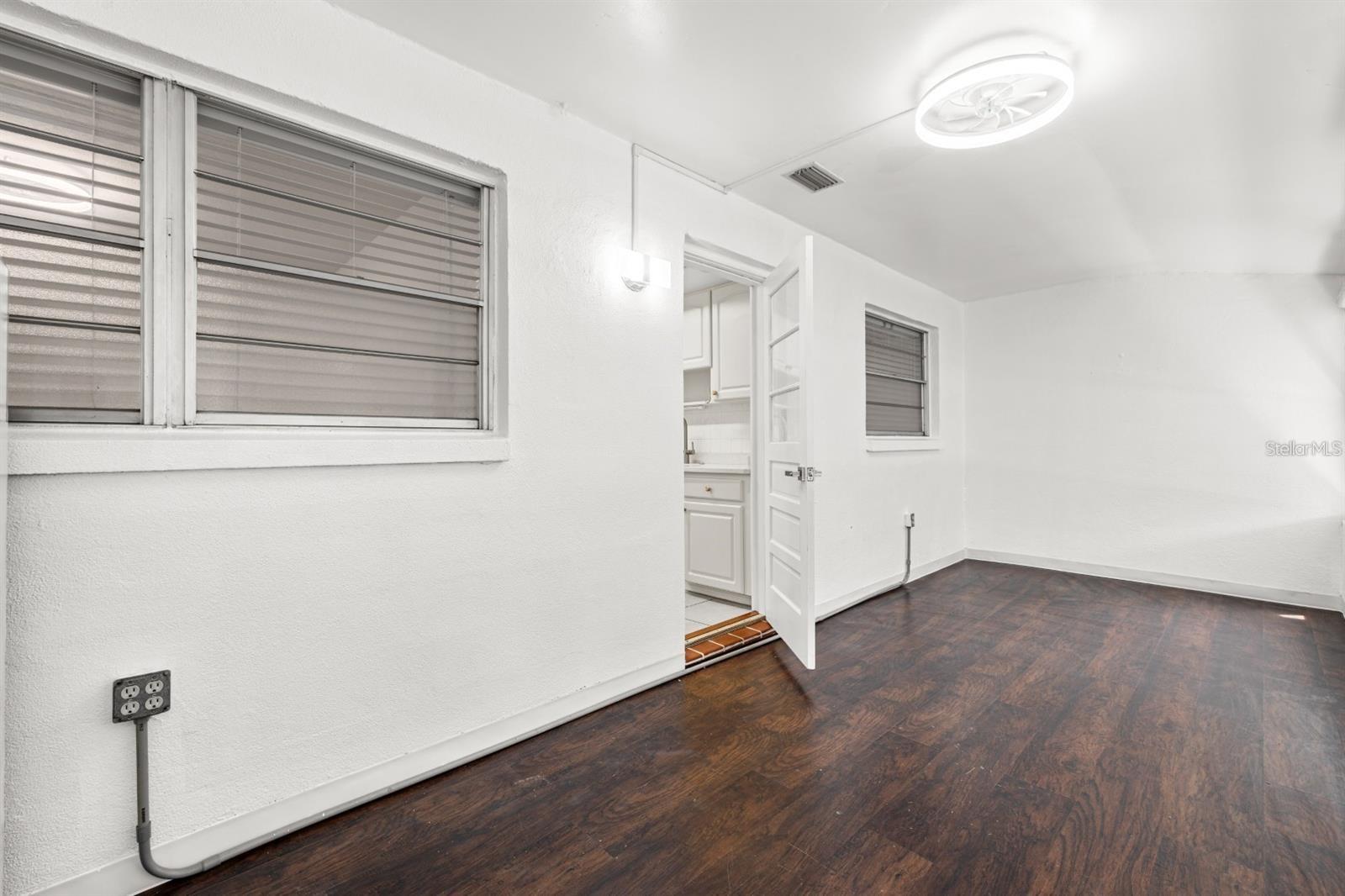 TOWN APTS CONDO - Residential
