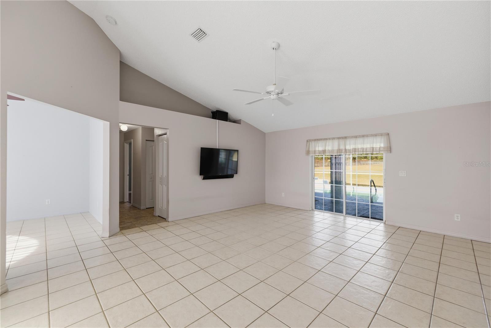 RAINBOW LAKES ESTATE - Residential