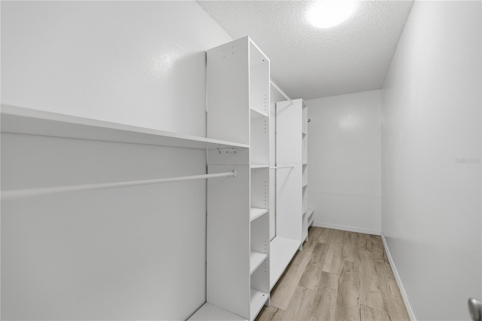 RAINBOW LAKES ESTATE - Residential