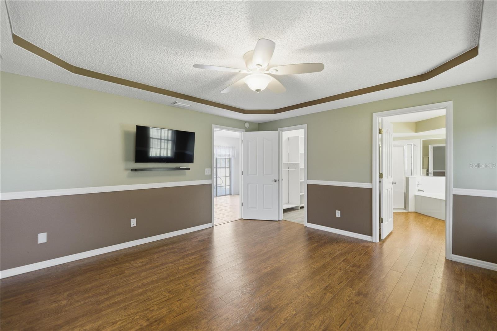 RAINBOW LAKES ESTATE - Residential