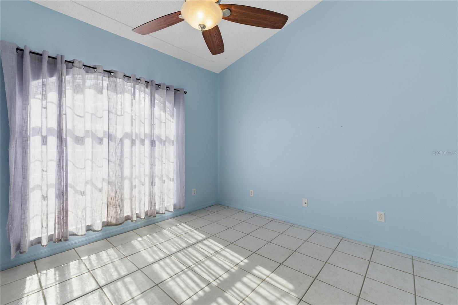 RAINBOW LAKES ESTATE - Residential