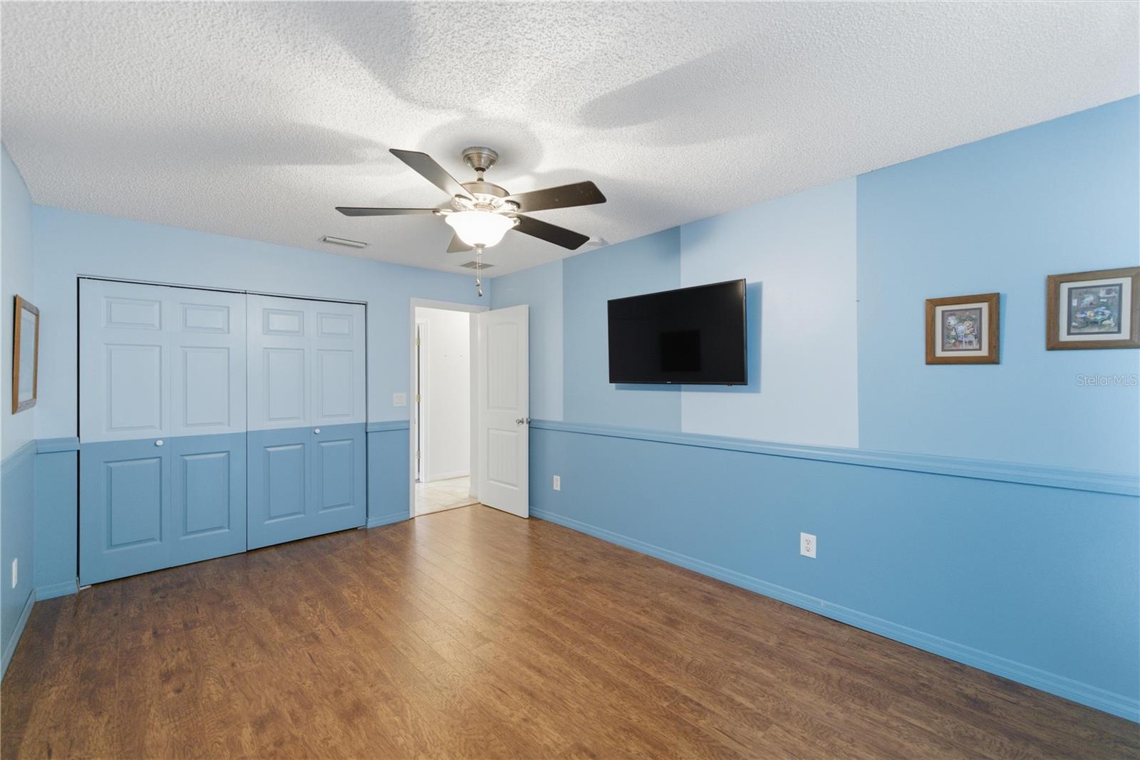 RAINBOW LAKES ESTATE - Residential