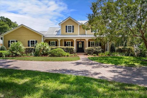 A home in DELAND