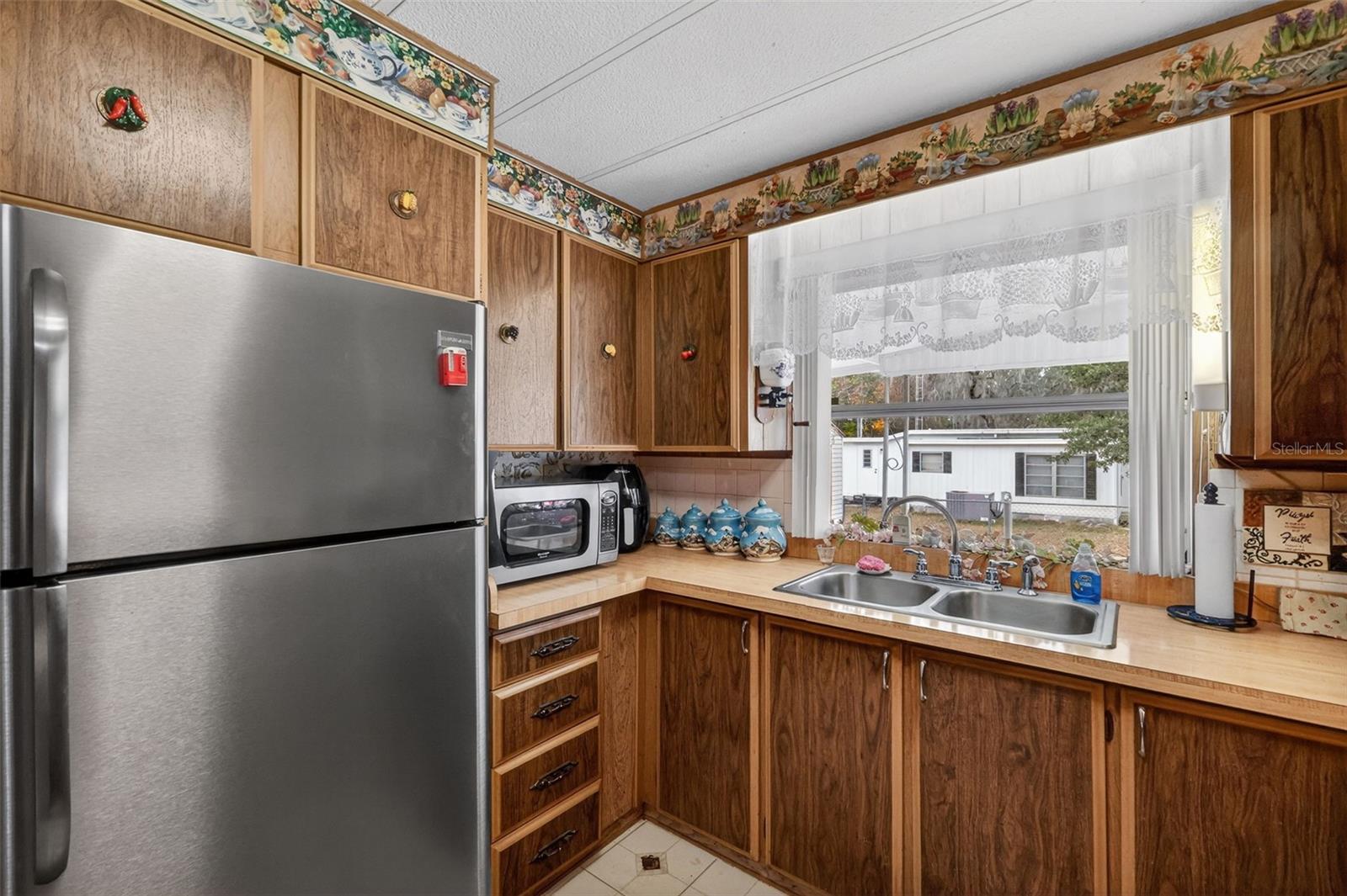 MOBILE HOME MEADOWS - Residential