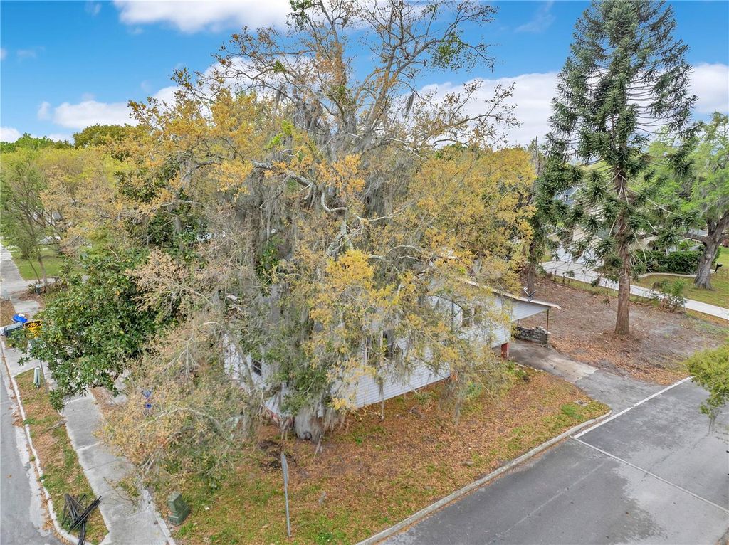 Photo of 703 S New York Avenue, Lakeland, FL 33815 (MLS # L4960291)