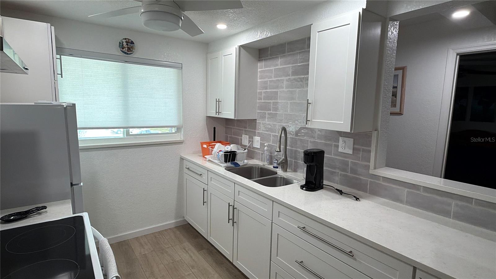 COUNTRY CLUB APTS - Residential