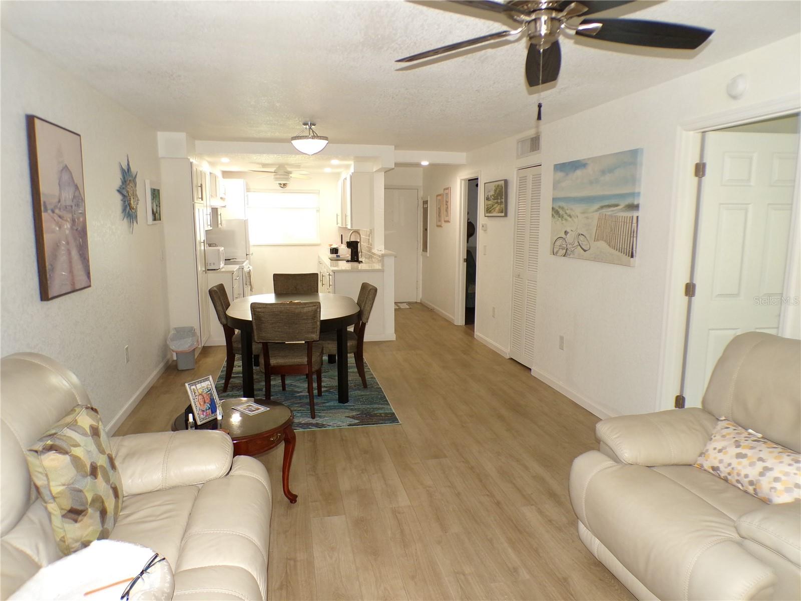 COUNTRY CLUB APTS - Residential