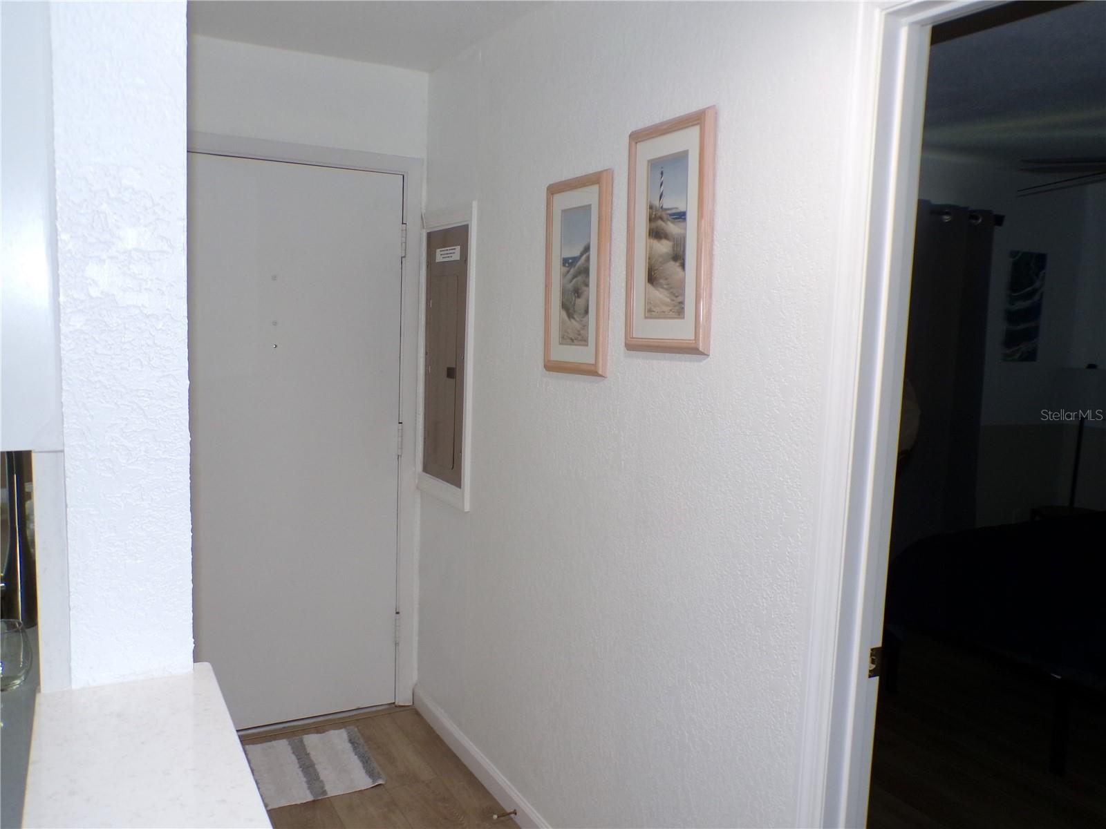 649 TAMIAMI TRAIL S 305