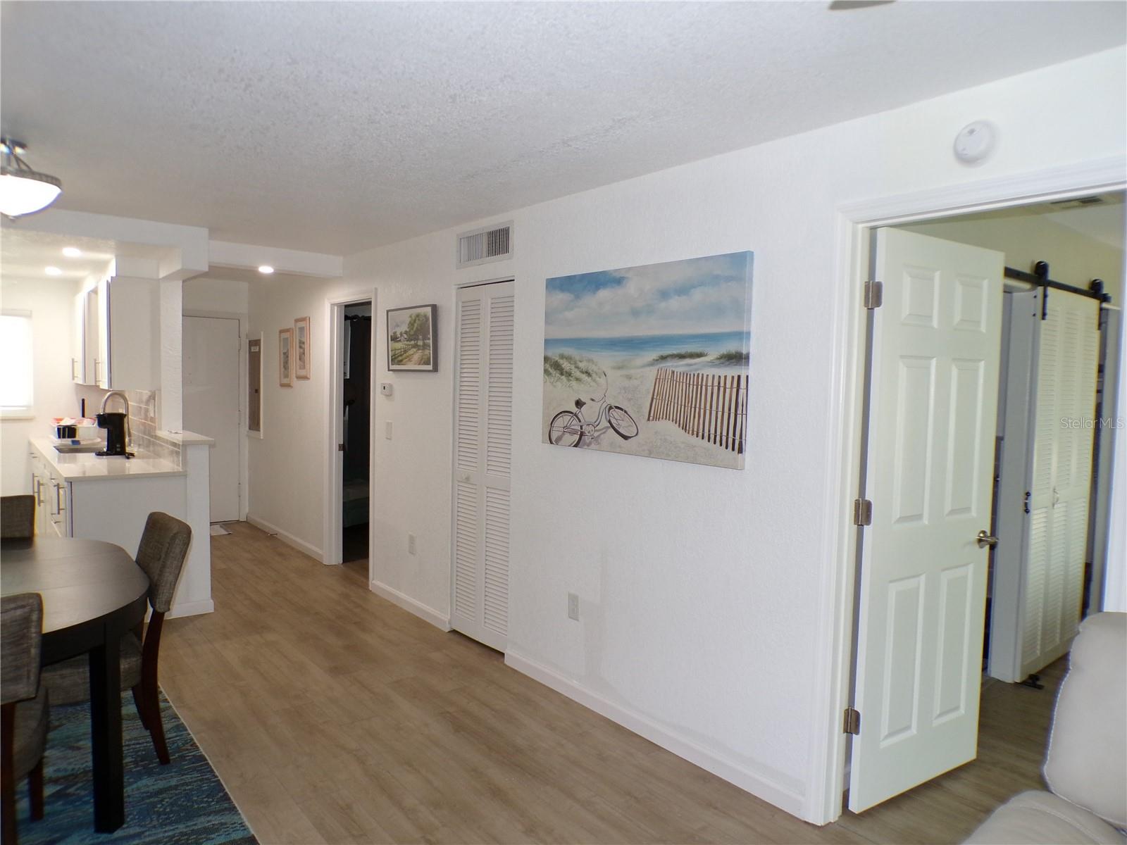 COUNTRY CLUB APTS - Residential