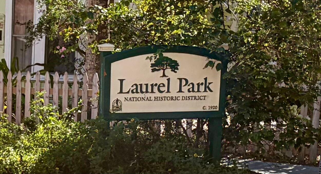 THE VILLAS ON LAUREL - Residential