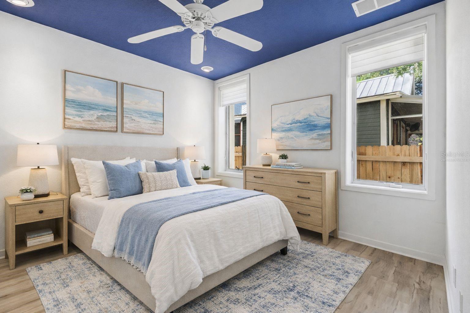 THE VILLAS ON LAUREL - Residential