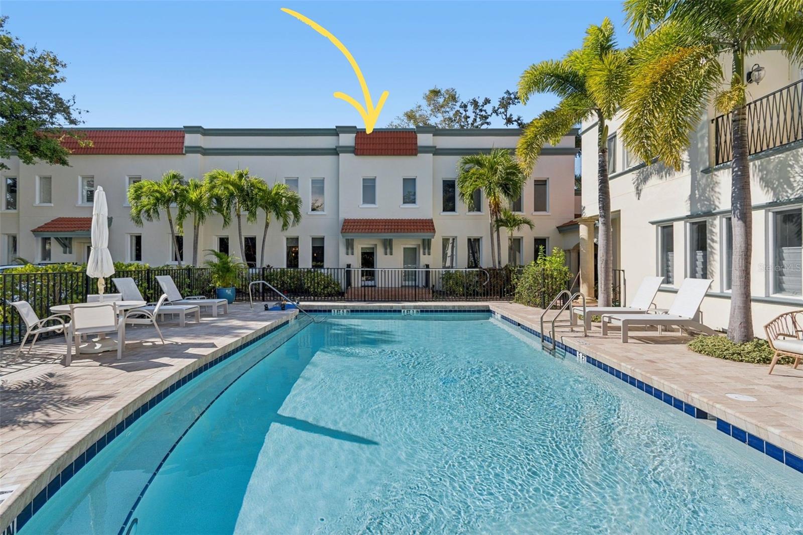 THE VILLAS ON LAUREL - Residential