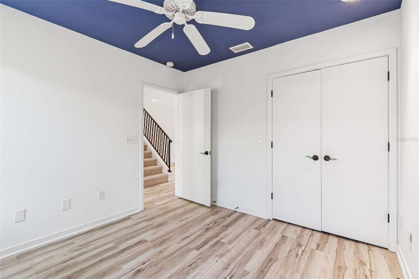 THE VILLAS ON LAUREL - Residential