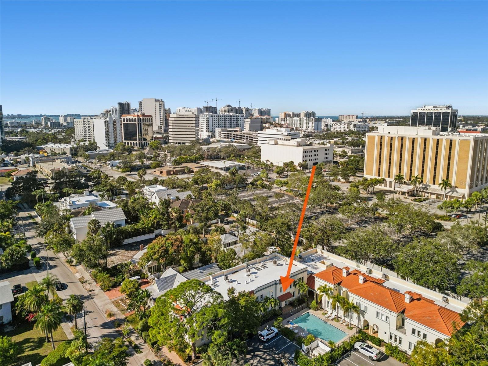 THE VILLAS ON LAUREL - Residential