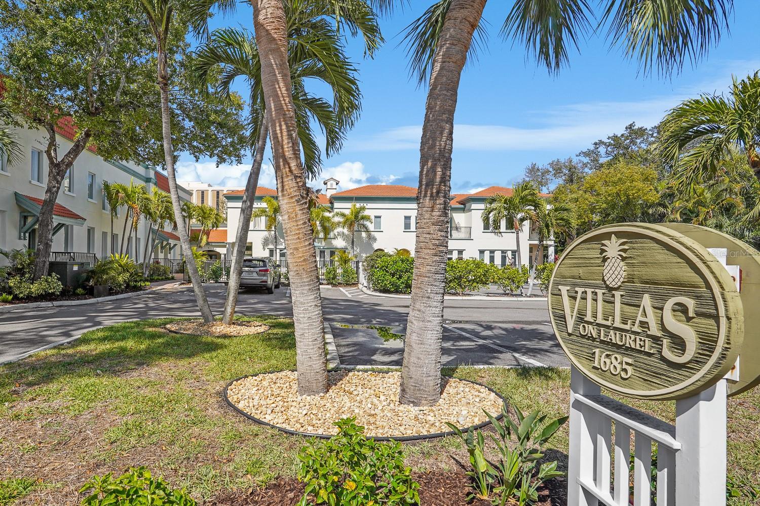 THE VILLAS ON LAUREL - Residential