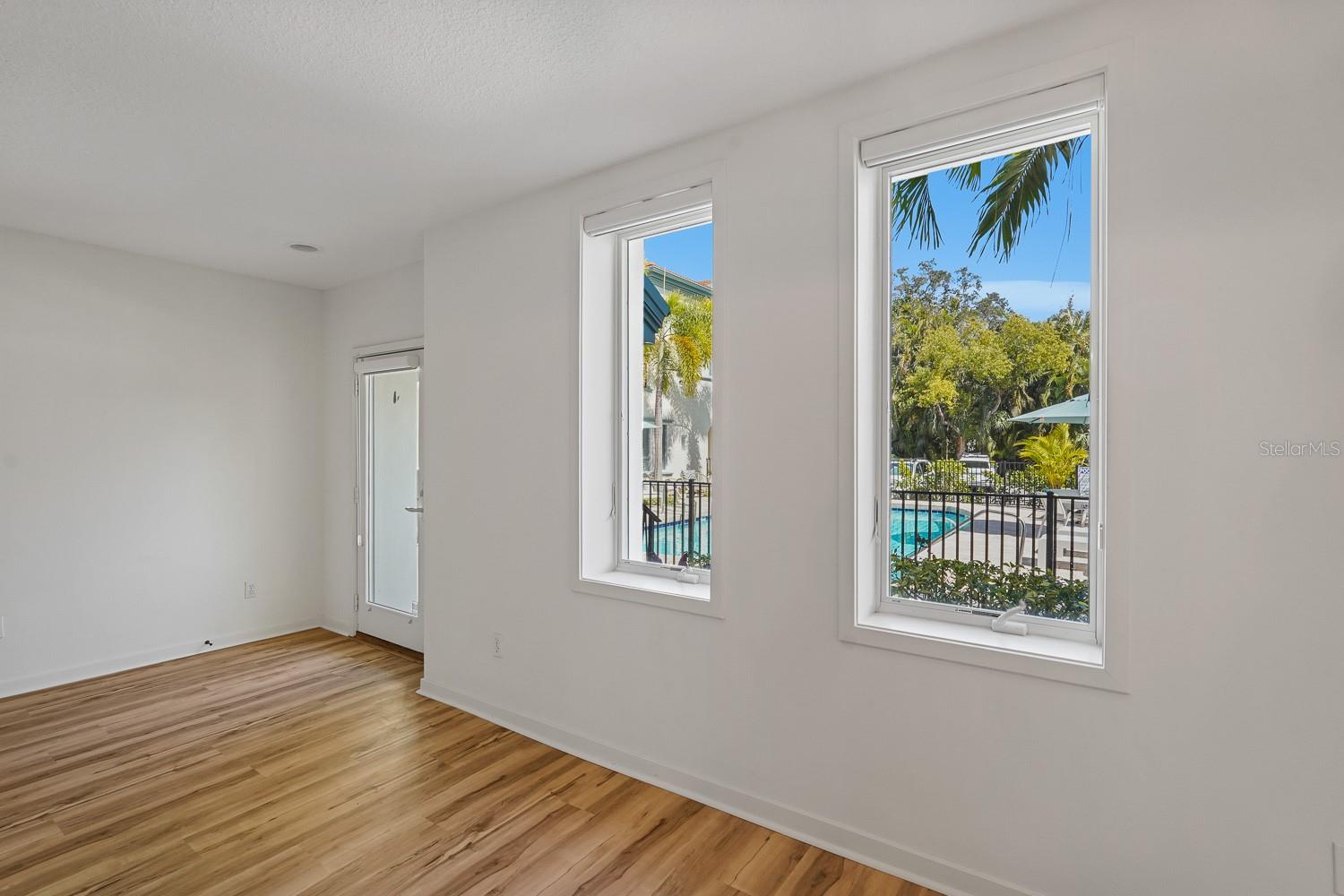 THE VILLAS ON LAUREL - Residential