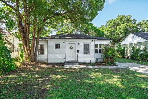 Photo of 2006 Cornell Avenue, Winter Park, FL 32789 (MLS # O6412789)