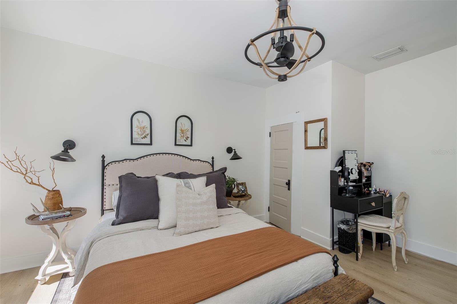 EVELYN CITY - Residential