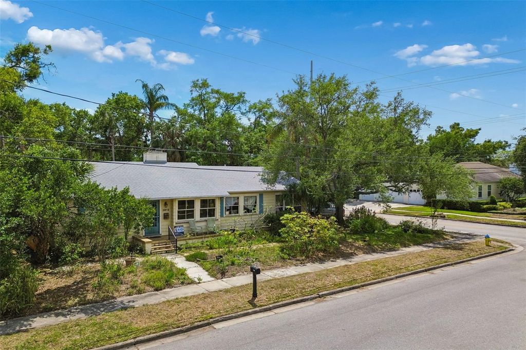 Photo of 3812 W Empedrado Street, Tampa, FL 33629 (MLS # TB8501066)