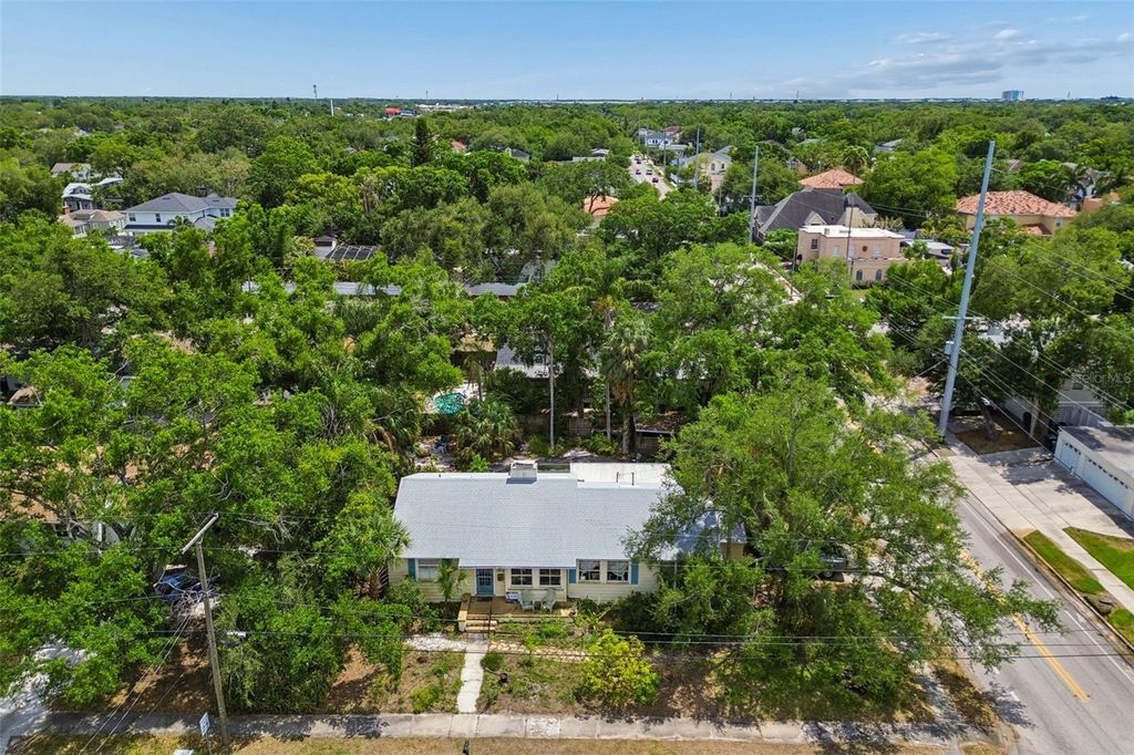 Photo of 3812 W Empedrado Street, Tampa, FL 33629 (MLS # TB8501066)