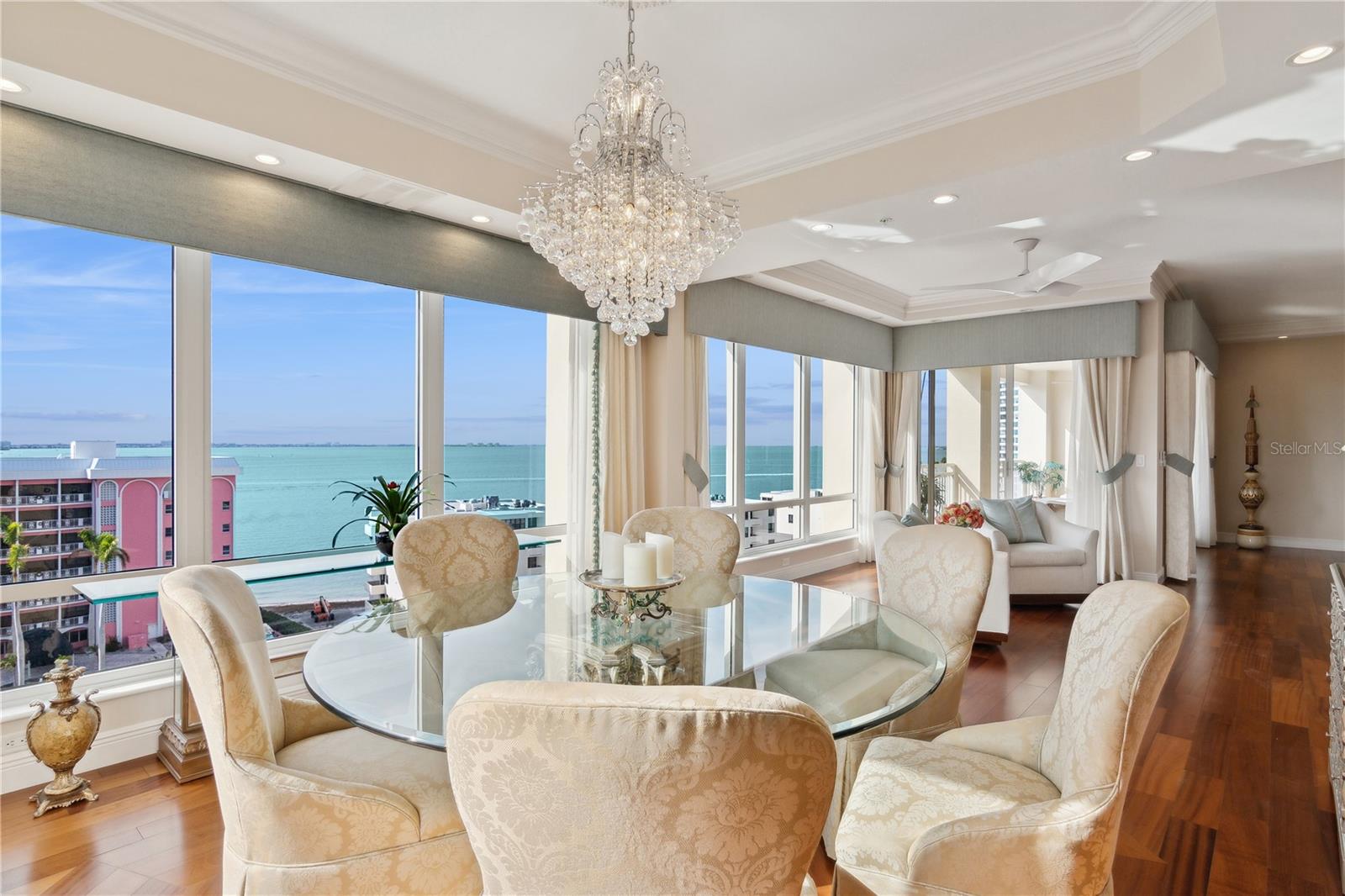 THE TOWER RESIDENCES - Residential