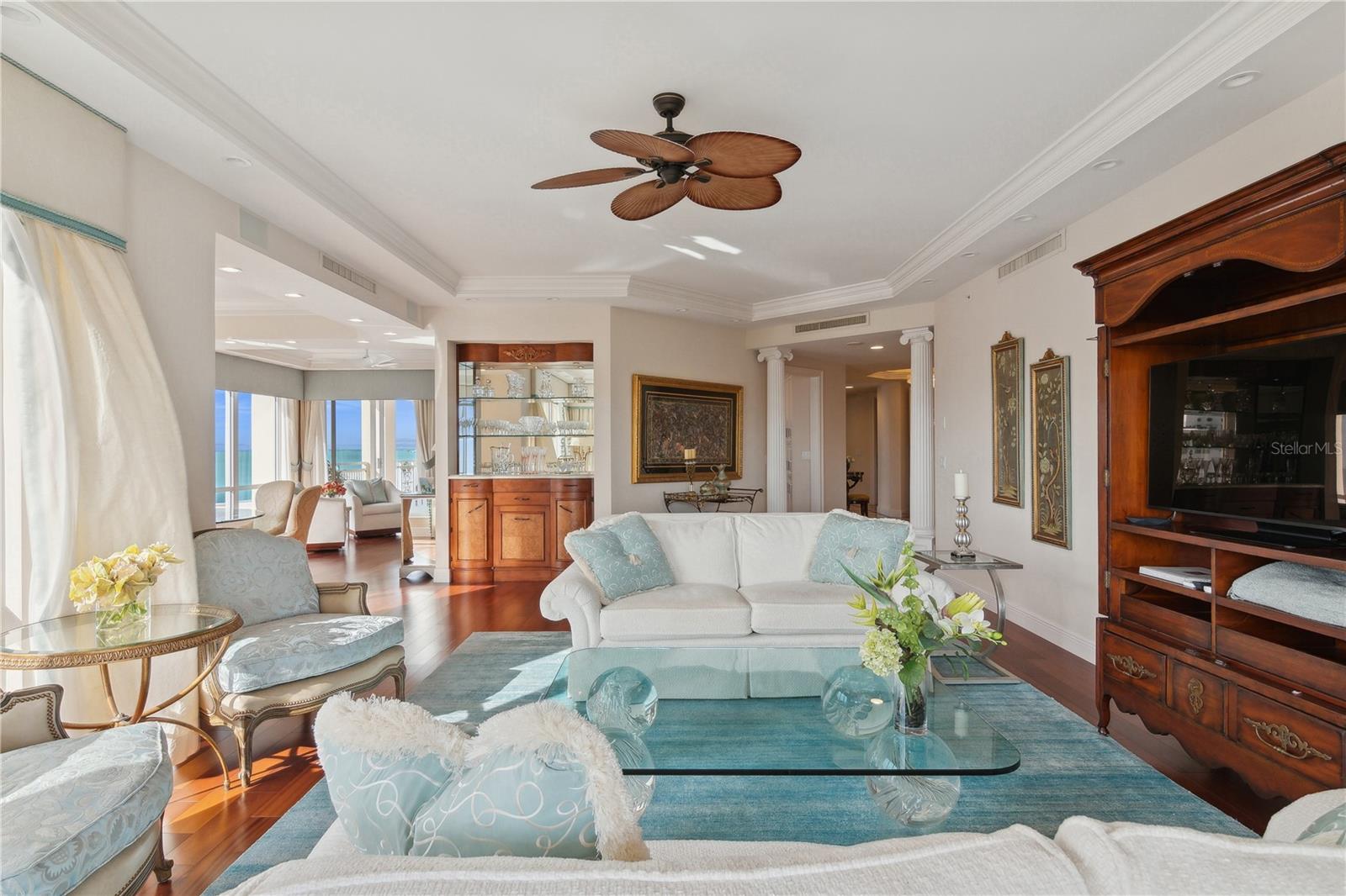 THE TOWER RESIDENCES - Residential