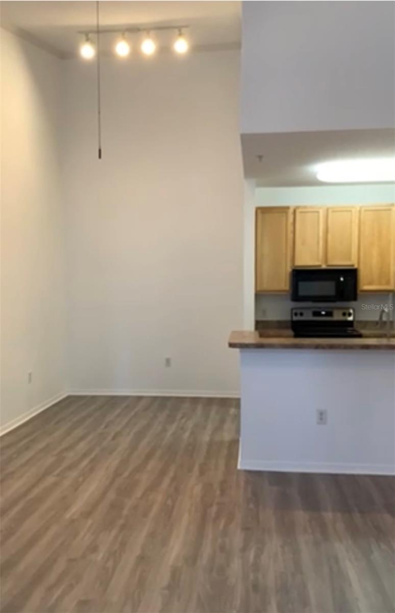 COURTNEY PALMS CONDO - Residential Lease