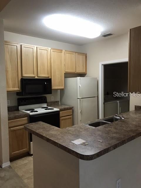 COURTNEY PALMS CONDO - Residential Lease