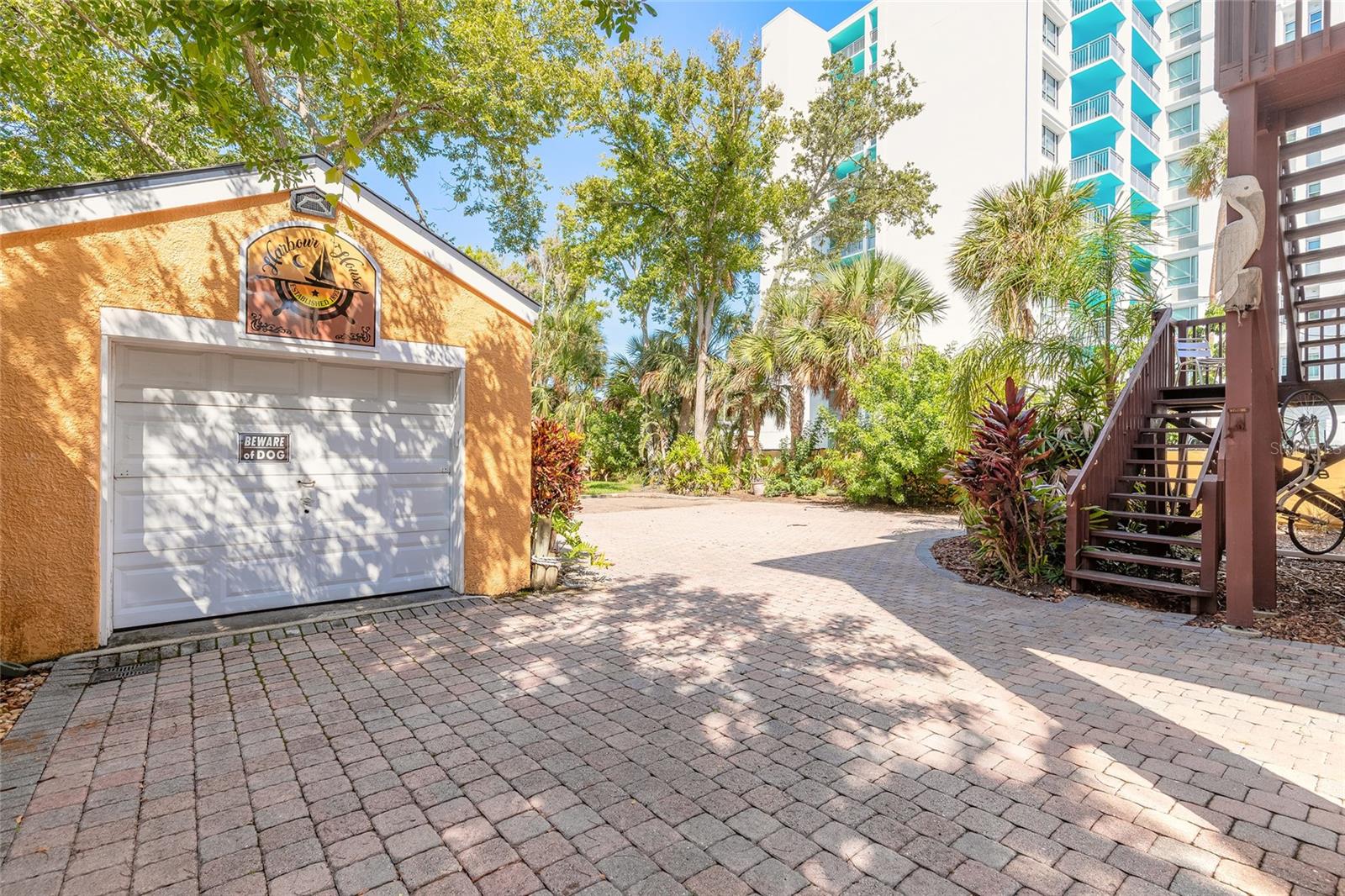 HODGMANS DAYTONA - Residential Income