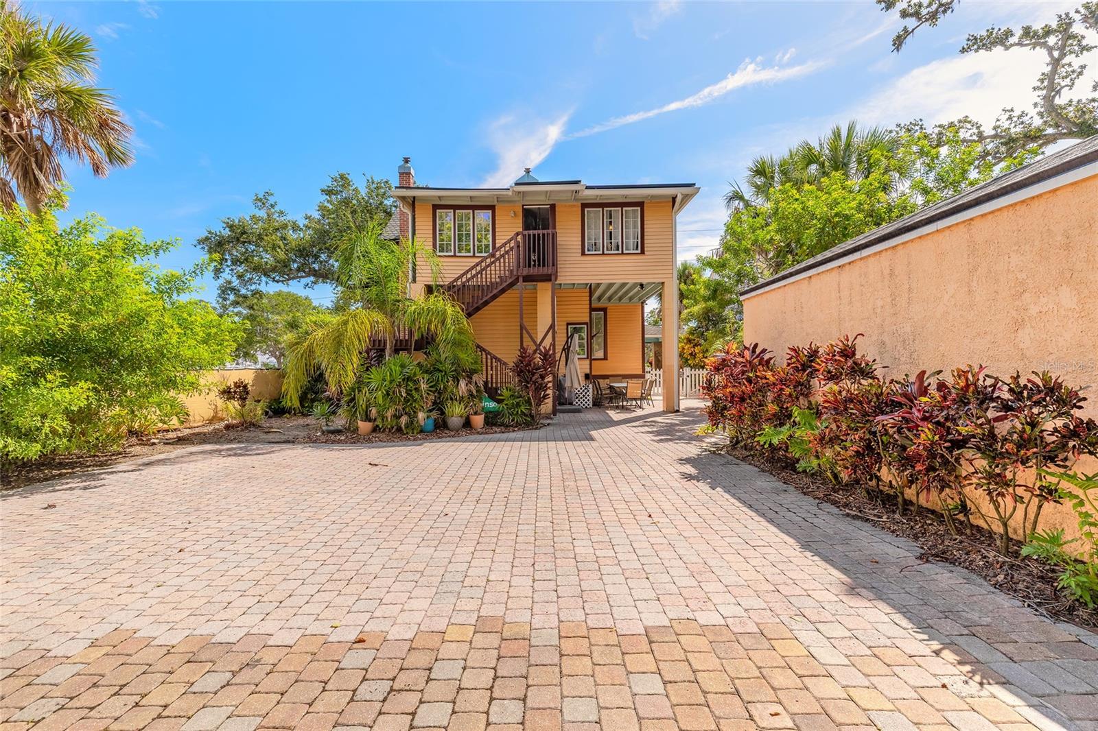 HODGMANS DAYTONA - Residential Income